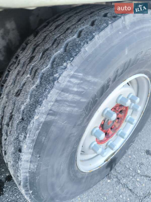 Тягач Renault Magnum 2008 в Львові