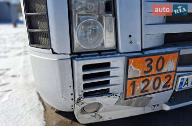 Тягач Renault Magnum 2002 в 