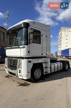 Тягач Renault Magnum 2011 в 