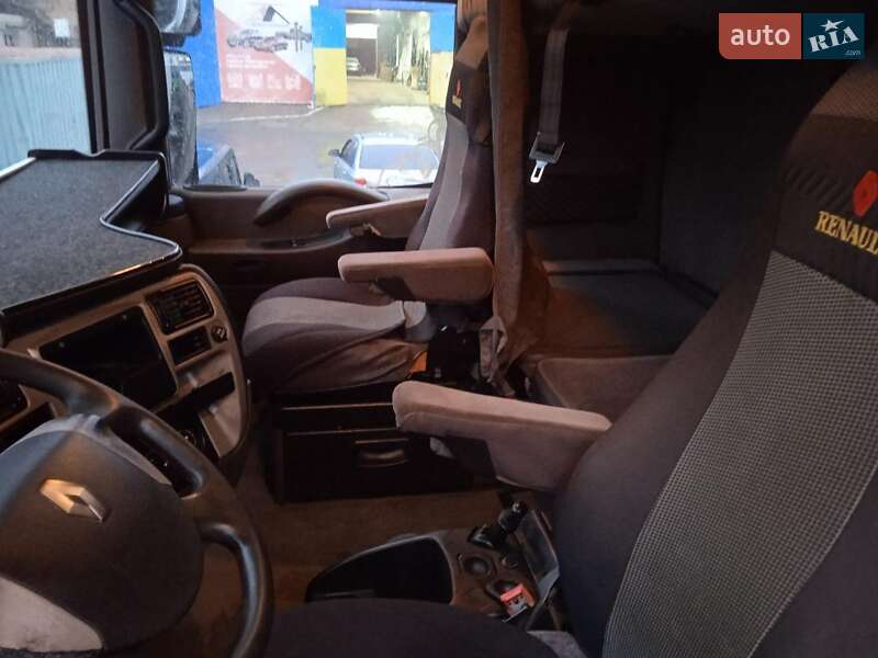 Тягач Renault Magnum 2007 в Києві