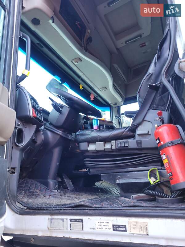 Тягач Renault Magnum 2012 в Изяславе