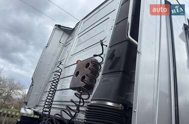 Тягач Renault Magnum 2004 в 