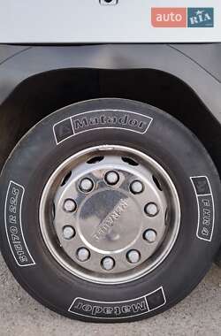 Тягач Renault Magnum 2005 в 