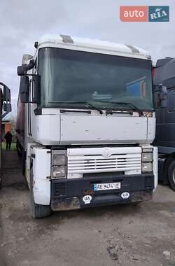 Тягач Renault Magnum 2001 в 