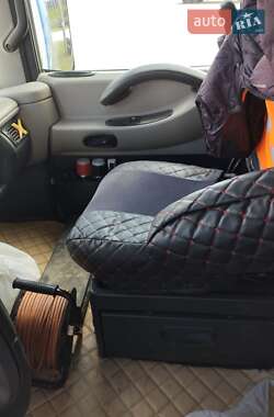Тягач Renault Magnum 2011 в 