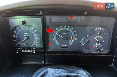 Тягач Renault Magnum 2000 в 