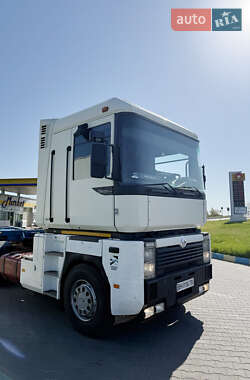 Тягач Renault Magnum 2000 в 