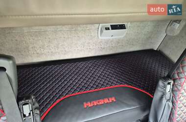Тентований Renault Magnum 2013 в 