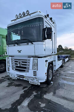Тягач Renault Magnum 2004 в Одессе