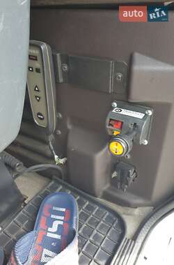 Тягач Renault Magnum 2006 в 