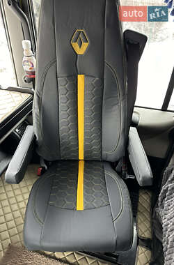Тягач Renault Magnum 2011 в 