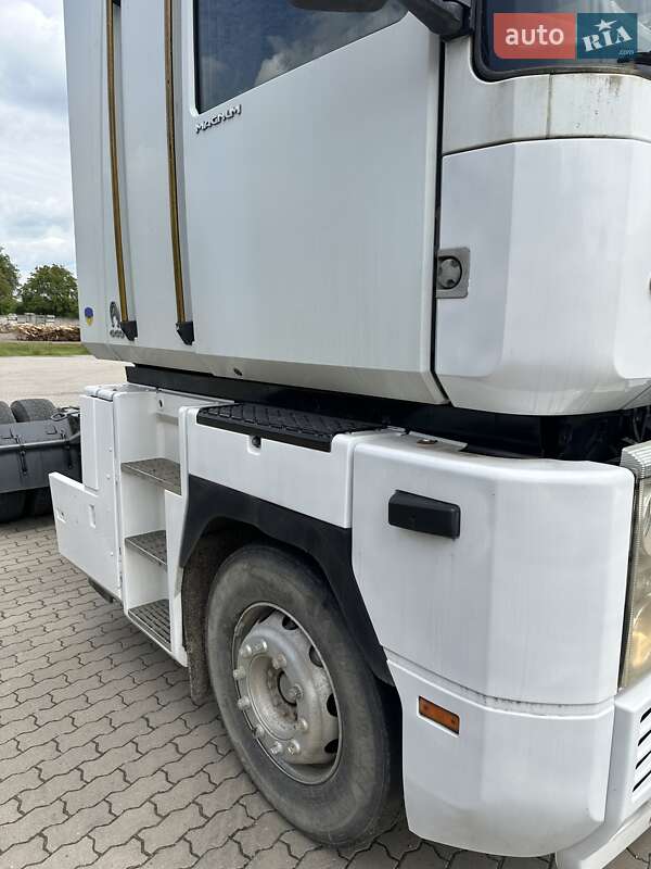 Тягач Renault Magnum 2001 в Львове