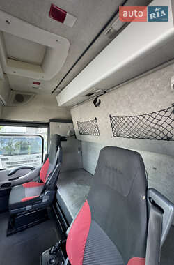 Тягач Renault Magnum 2012 в 