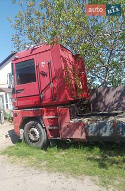 Тягач Renault Magnum 2001 в 