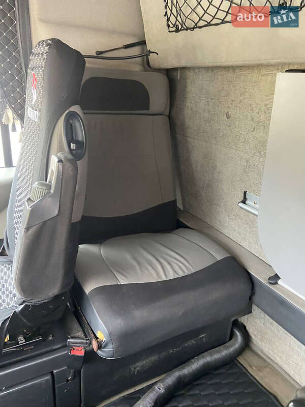 Тягач Renault Magnum 2010 в Сумах