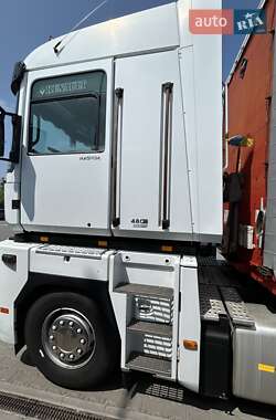 Тягач Renault Magnum 2011 в 