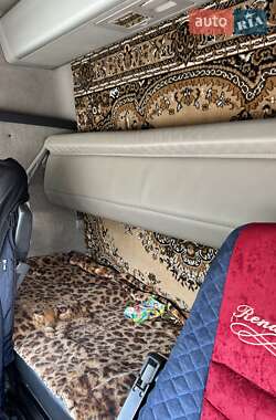 Тягач Renault Magnum 2011 в 