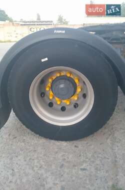Тягач Renault Magnum 2004 в 