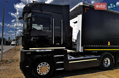 Тягач Renault Magnum 2013 в 
