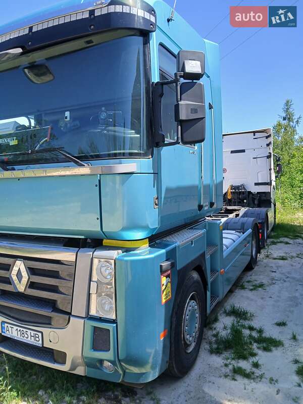 Тягач Renault Magnum 2012 в Долине