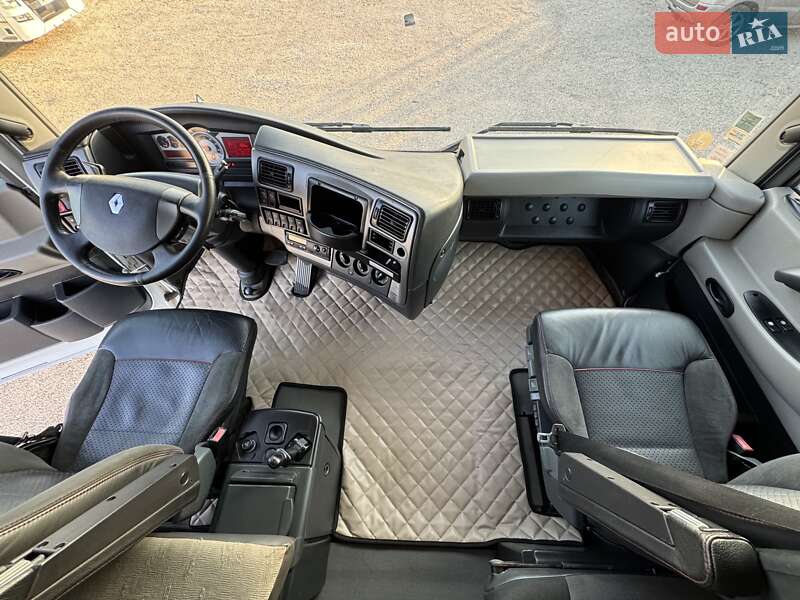 Тягач Renault Magnum 2010 в Рівному