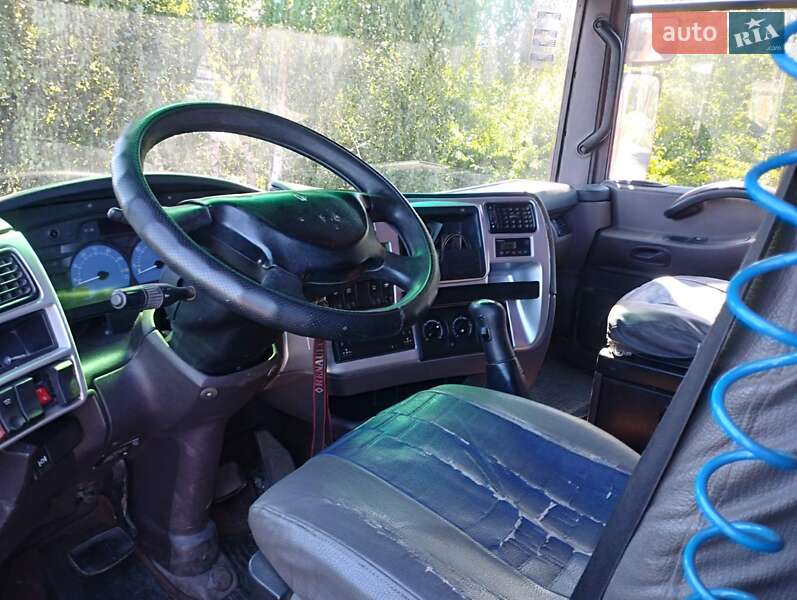 Тягач Renault Magnum 2002 в Семеновке