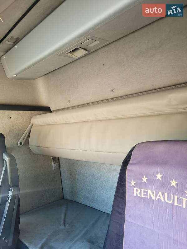 Тягач Renault Magnum 2009 в Ізяславі