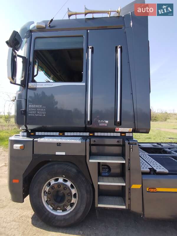 Контейнеровоз Renault Magnum 2007 в Єланці