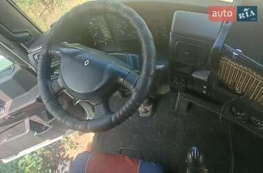 Тягач Renault Magnum 2000 в 