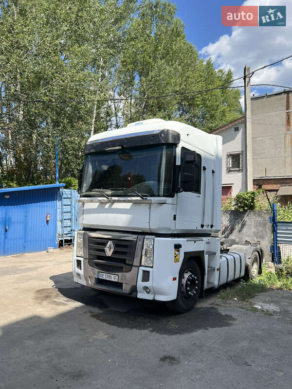 Тягач Renault Magnum 2012 в 