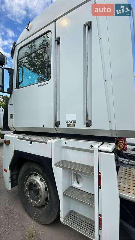 Тягач Renault Magnum 2010 в Киеве