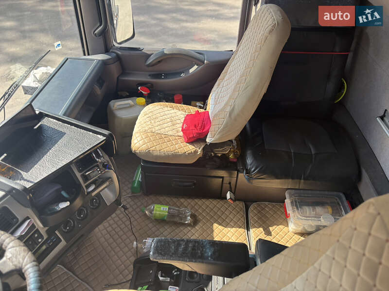 Тягач Renault Magnum 2008 в Львове