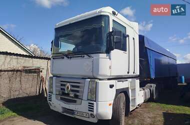 Тягач Renault Magnum 2004 в Чернобае