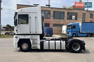 Тягач Renault Magnum 2010 в 