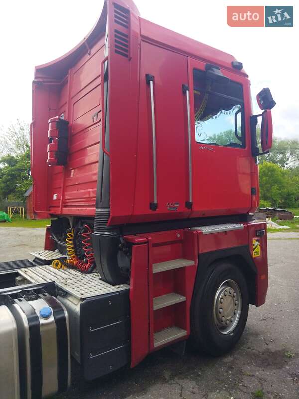 Тягач Renault Magnum 2008 в Переяславе