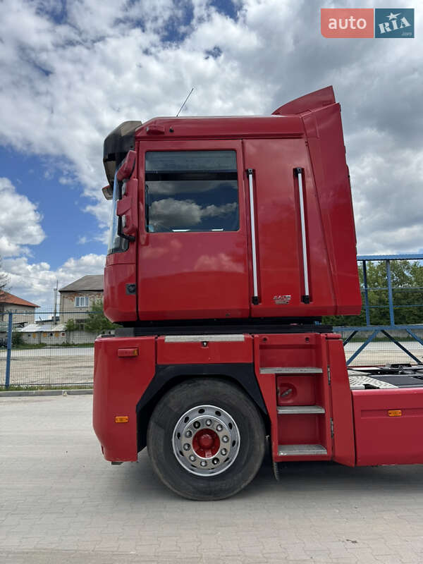 Тягач Renault Magnum 2008 в Долине