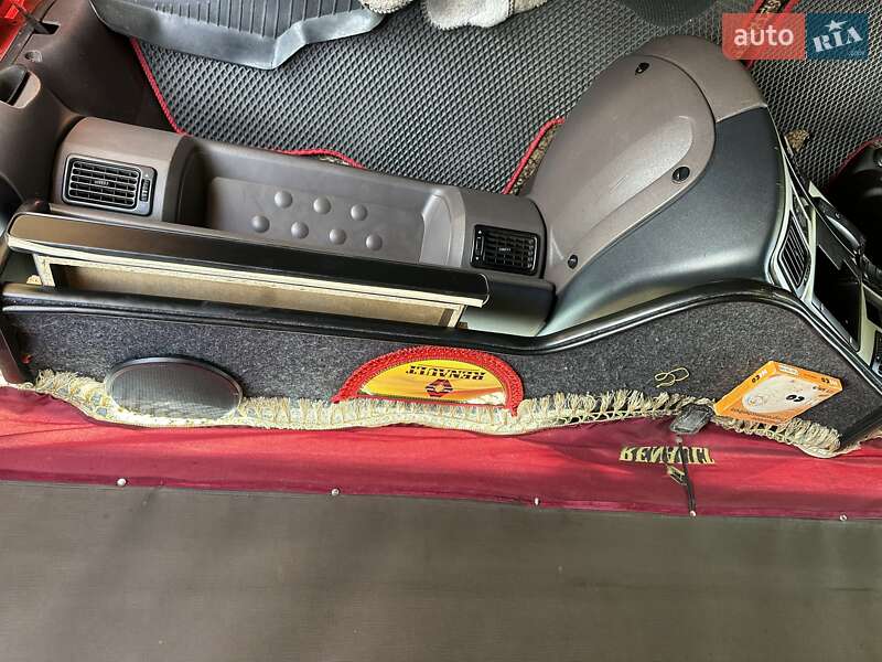 Тягач Renault Magnum 2004 в Єланці фото 5 Тягач Renault Magnum 2004 в Єланці