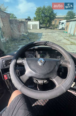 Тягач Renault Magnum 2001 в 