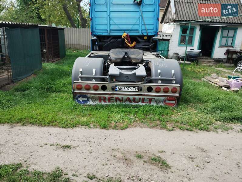 Контейнеровоз Renault Magnum 2000 в Новом Буге