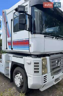 Тягач Renault Magnum 2002 в 