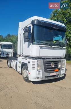 Тягач Renault Magnum 2010 в Долине