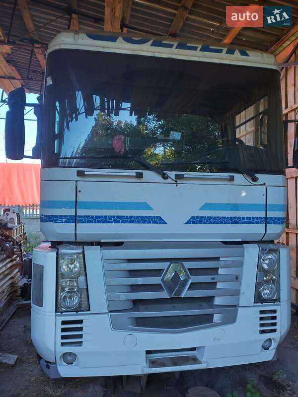 Renault Magnum 2004