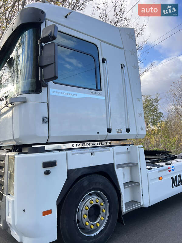 Тягач Renault Magnum 2008 в Черкасах