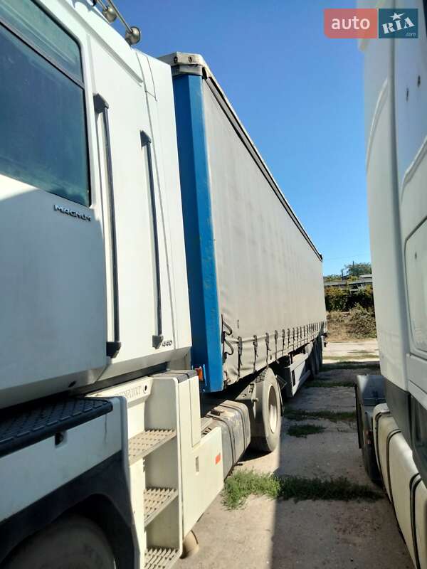 Тягач Renault Magnum 2003 в Одесі