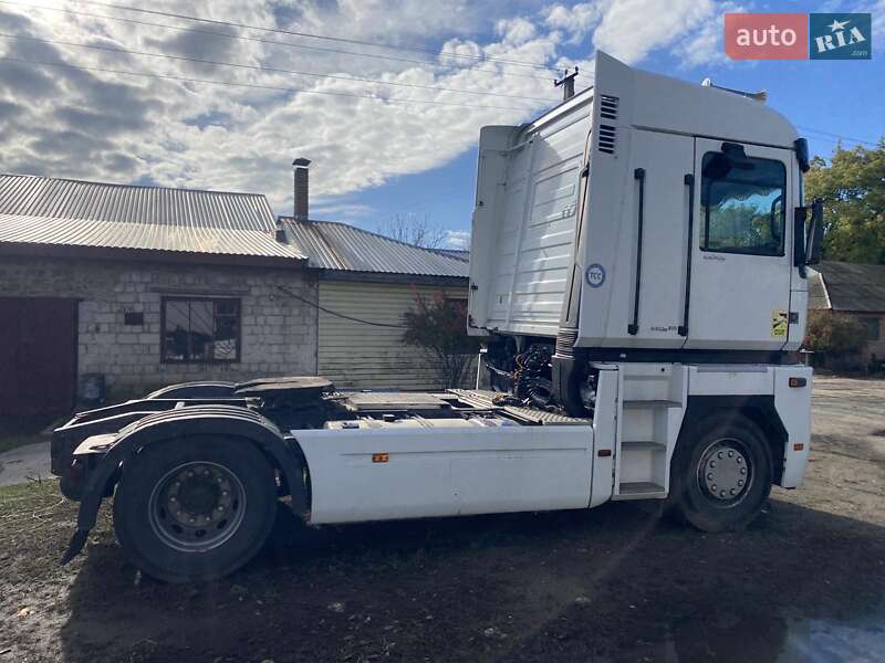 Тягач Renault Magnum 2010 в Переяславі