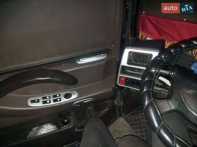 Тягач Renault Magnum 2004 в Новомосковську