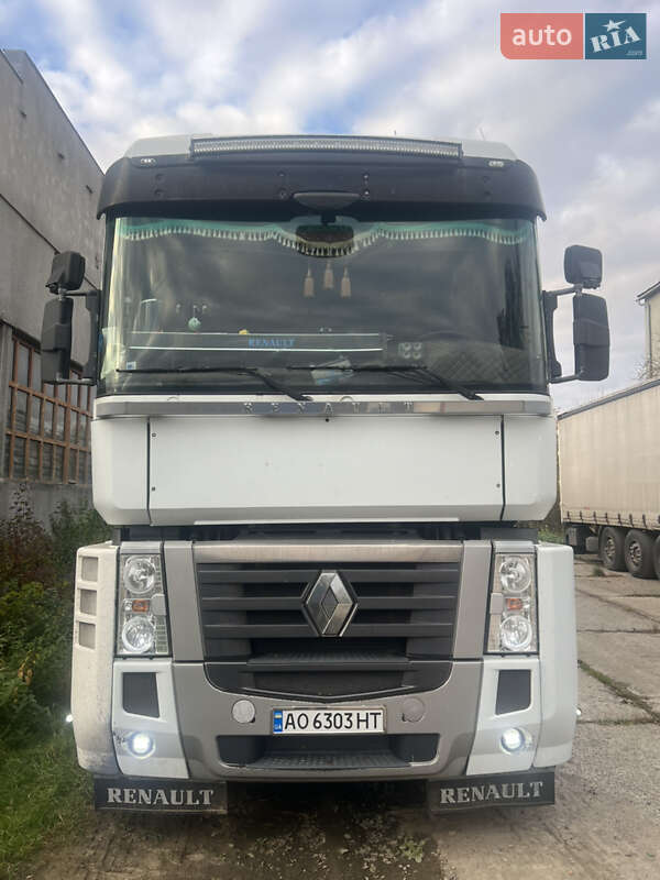 Тягач Renault Magnum 2011 в Ужгороде