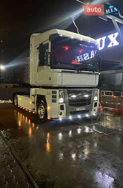 Тягач Renault Magnum 2012 в Львові
