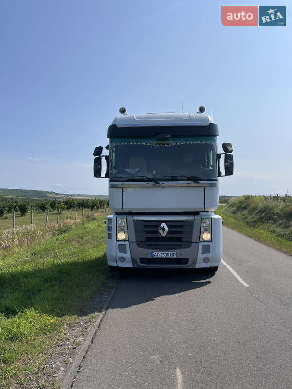 Тягач Renault Magnum 2011 в Іршаві