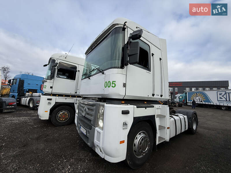 Тягач Renault Magnum 2010 в Києві